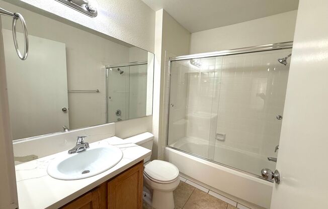 2 beds, 2 baths, $1,400, Unit APARTMENT 1110