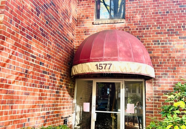 1577 N COLONIAL TER