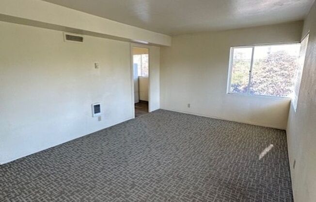 2 beds, 1 bath, 689 sqft, $1,375, Unit 402A