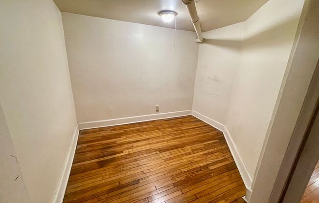 2301 2303 E Belleview Pl