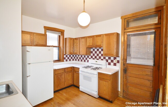 1402 W Warner Ave, Chicago IL 1