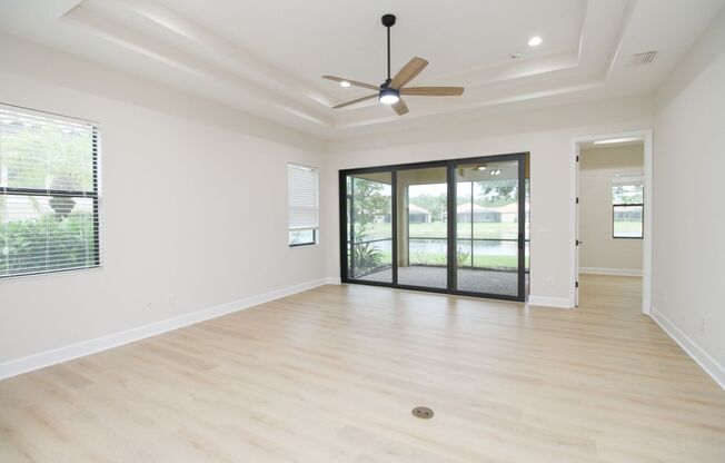 **NEWLY RENOVATED***BONITA ISLES***2+DEN / 2 BATH VILLA - MUST SEE! ***ANNUAL LEASE ONLY***