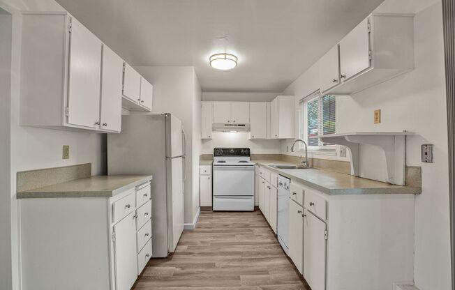 Jamestowne Plaza Apartments