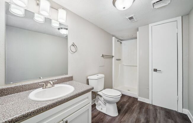 3 beds, 2 baths, 1,400 sqft, $1,425, Unit 736-C