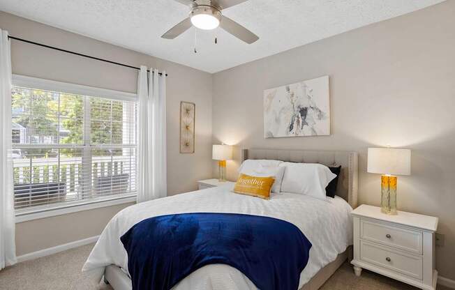 Lighted ceiling fans in living and main bedrooms - Evergreen Lenox Park