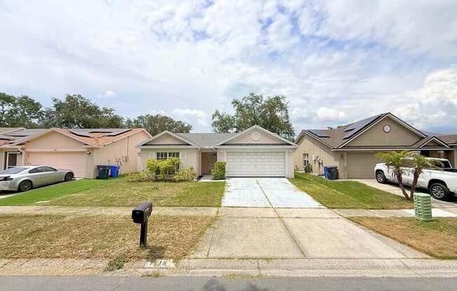 1118 HARDWOOD DR