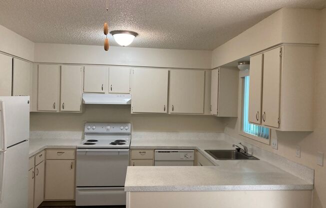 2 beds, 1 bath, 1,080 sqft, $1,700, Unit 65-3