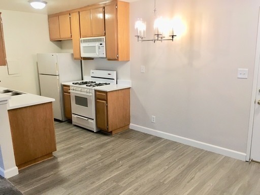 1 bed, 1 bath, 648 sqft, $2,100