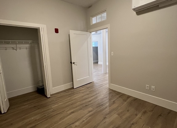 2 beds, 1 bath, 700 sqft, $2,095, Unit 2