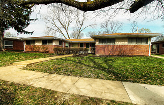 Lovely Afordable 2 Bedroom 1 Bath Garden Apartment by Heman Park!
