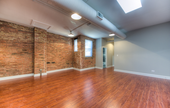359 W. Chicago