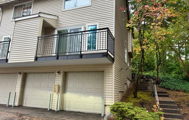 Beautiful 2 bed, 1.5 bath Condo located in Edmonds $2500/mo.