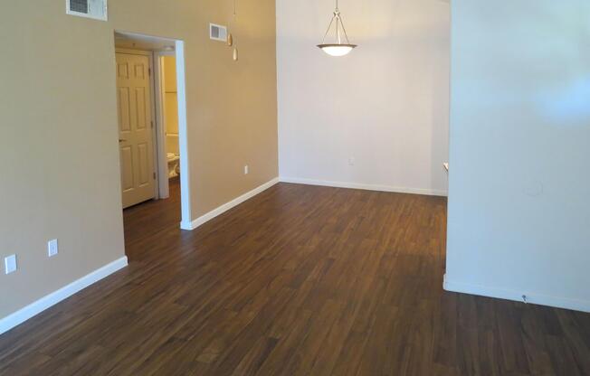 1 bed, 1 bath, 832 sqft, $1,328