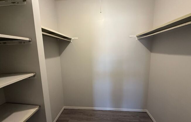 1 bed, 1 bath, 535 sqft, $685, Unit 4957 Fairmont