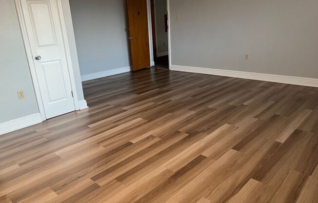2 beds, 1 bath, 800 sqft, $1,720, Unit 6236 Fifth Ave. #301A