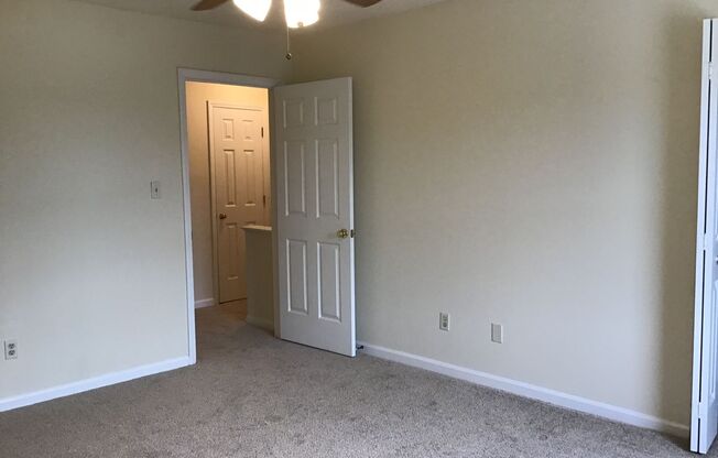 2 beds, 1.5 baths, $1,300, Unit 108