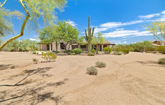 6211 E SAGUARO VIS CT