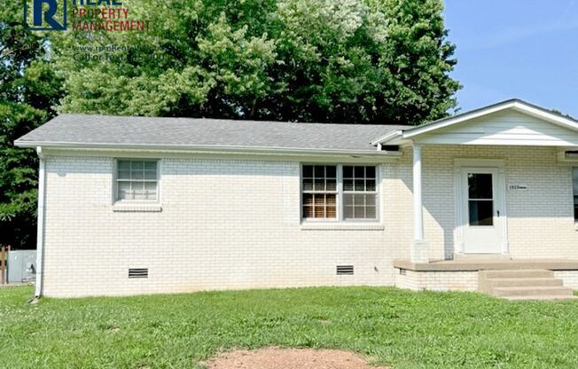 2 bedroom 1 bath duplex with washer/dryer hookups!