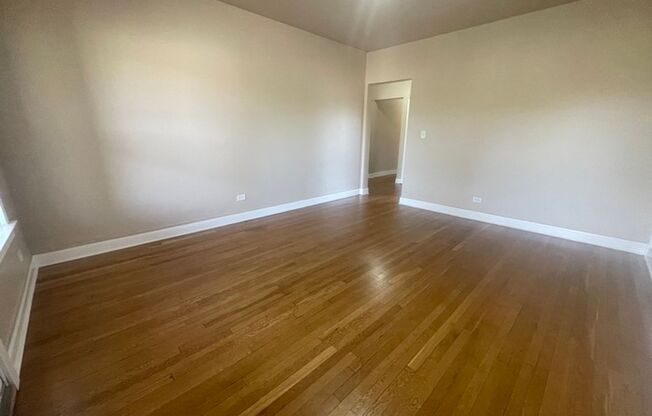 3 beds, 1 bath, $1,500, Unit 7332 #3