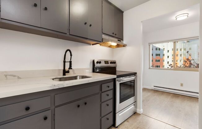 1 bed, 1 bath, 607 sqft, $1,850, Unit 801