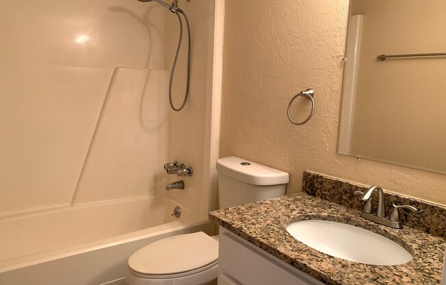 2 beds, 1 bath, $1,595