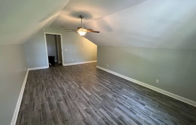 3 beds, 2 baths, $2,500