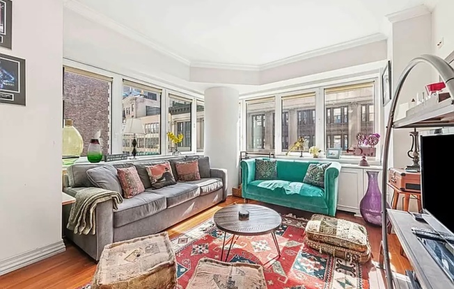 425 5 AVE