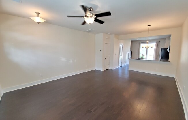 Beautiful townhouse close to uptown