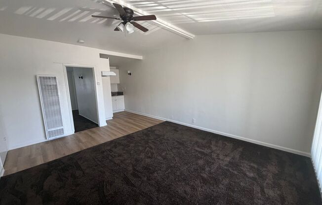 1 bed, 1 bath, 382 sqft, $1,595, Unit 24
