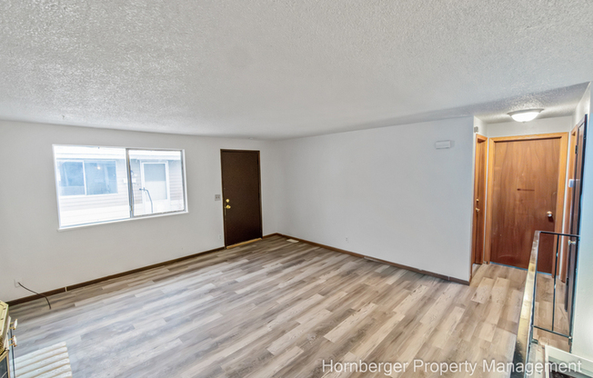 33 E ROCKWELL AVE