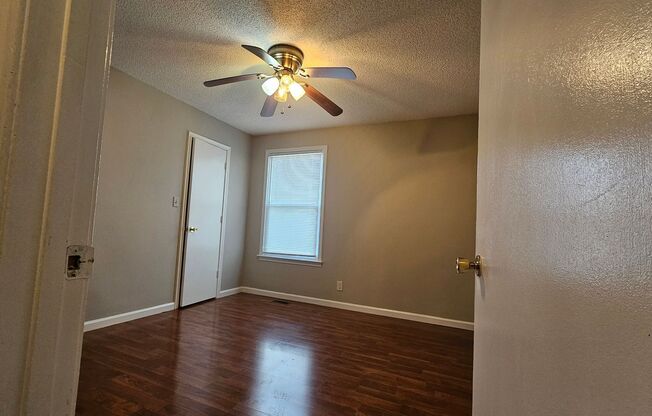 3 beds, 2 baths, $1,150