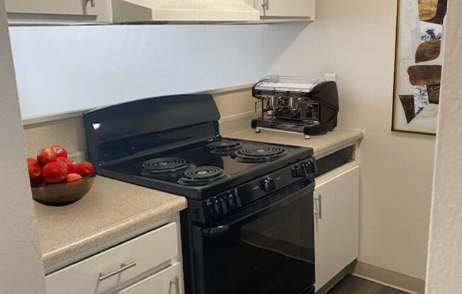 2 beds, 1 bath, 740 sqft, $1,185, Unit 1210-101