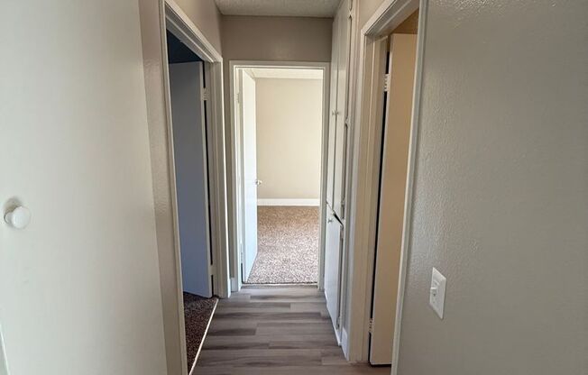 2 beds, 1 bath, 896 sqft, $2,050, Unit 108