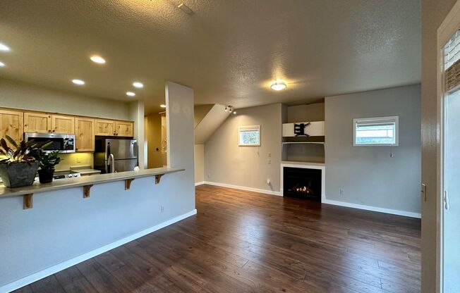 Half OFF FIRST FULL MONTH!!  This Beautiful 3 Bedroom 2 1/2 Bath Townhome is Located in a  Secluded Community with a Handful of Neighbors is a Must See and Will Not Last Long!