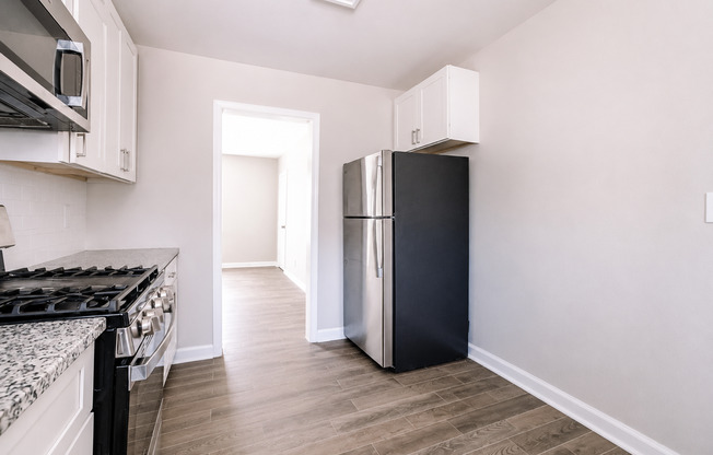 2 beds, 1 bath, 850 sqft, $1,150, Unit 26-A4