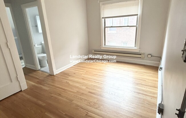 3257 W Wrightwood Ave