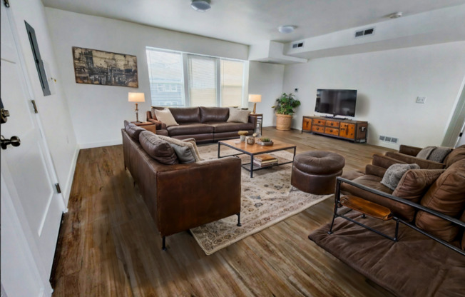 1 bed, 1 bath, 402 sqft, $1,399, Unit 232- (26)