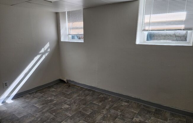 2 beds, 1 bath, 650 sqft, $895, Unit Z