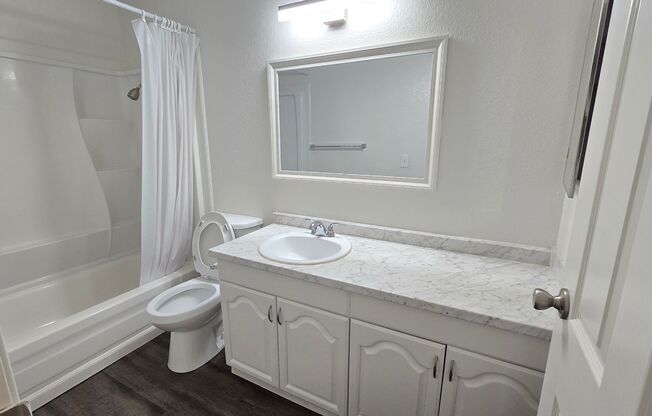 1 bed, 1 bath, 850 sqft, $1,330, Unit 3430-46