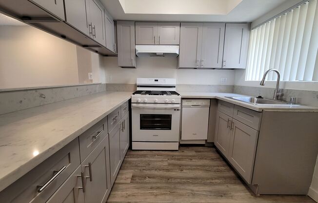 1046 Grover Ave