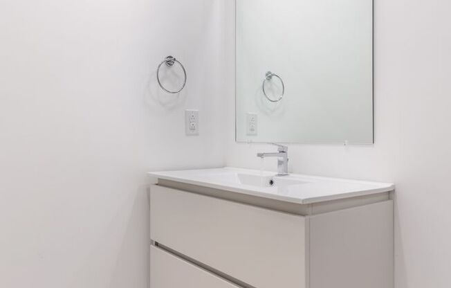 1 bed, 1 bath, 650 sqft, $1,524, Unit 402