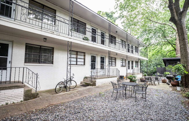 1 bed, 1 bath, 550 sqft, $1,000, Unit 6