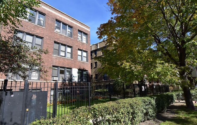 1 bed, 1 bath, 575 sqft, $1,650, Unit GR 716-1S