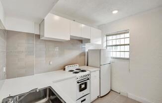 542 NORTHWEST 8 ST