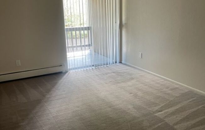 2 beds, 1.5 baths, 1,050 sqft, $1,800, Unit 14