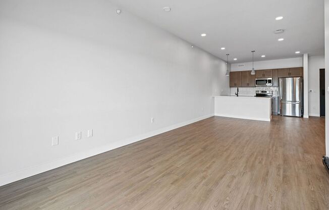 1 bed, 1 bath, 715 sqft, $1,450, Unit 305