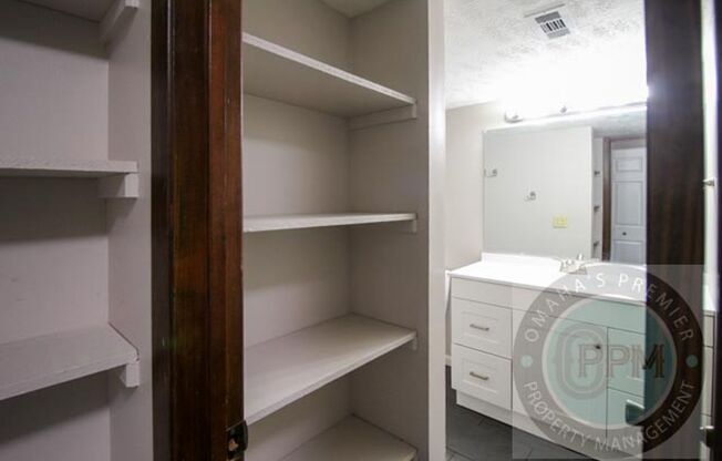 2 beds, 1 bath, 925 sqft, $955, Unit 822/102