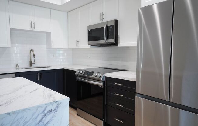 2 beds, 2 baths, 853 sqft, $3,295, Unit 221