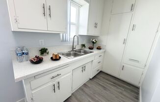 Welcome to The Town House Of Whittier! **UNDER NEW MANAGEMENT**