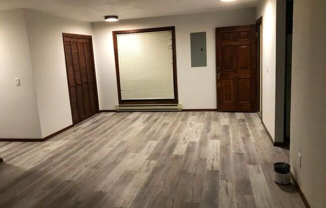 Renovated 2 bed 1.5 bath. Modern Finishes